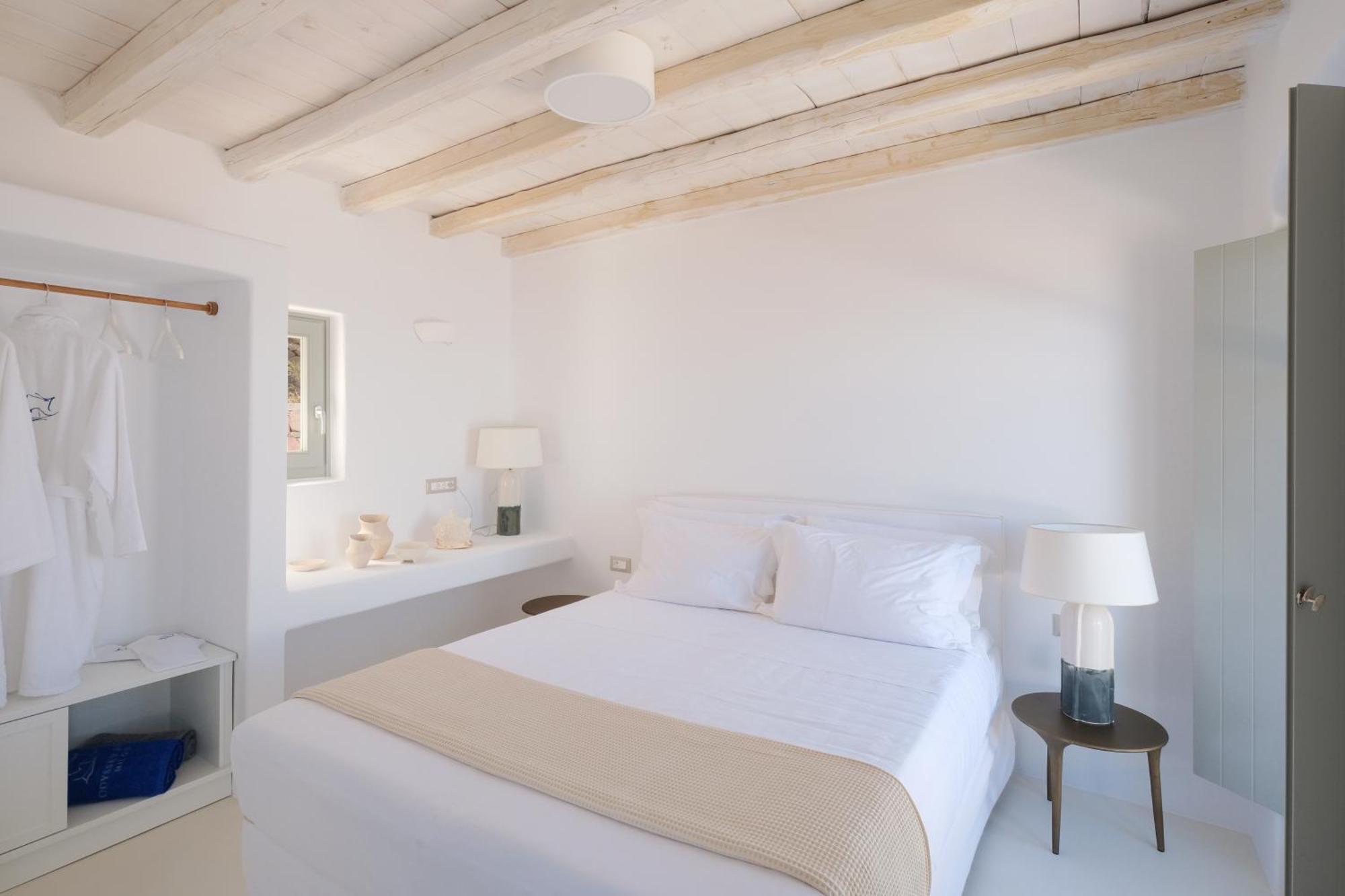 Odyssey Rock Milos Sunset Suites Plaka  Exterior foto