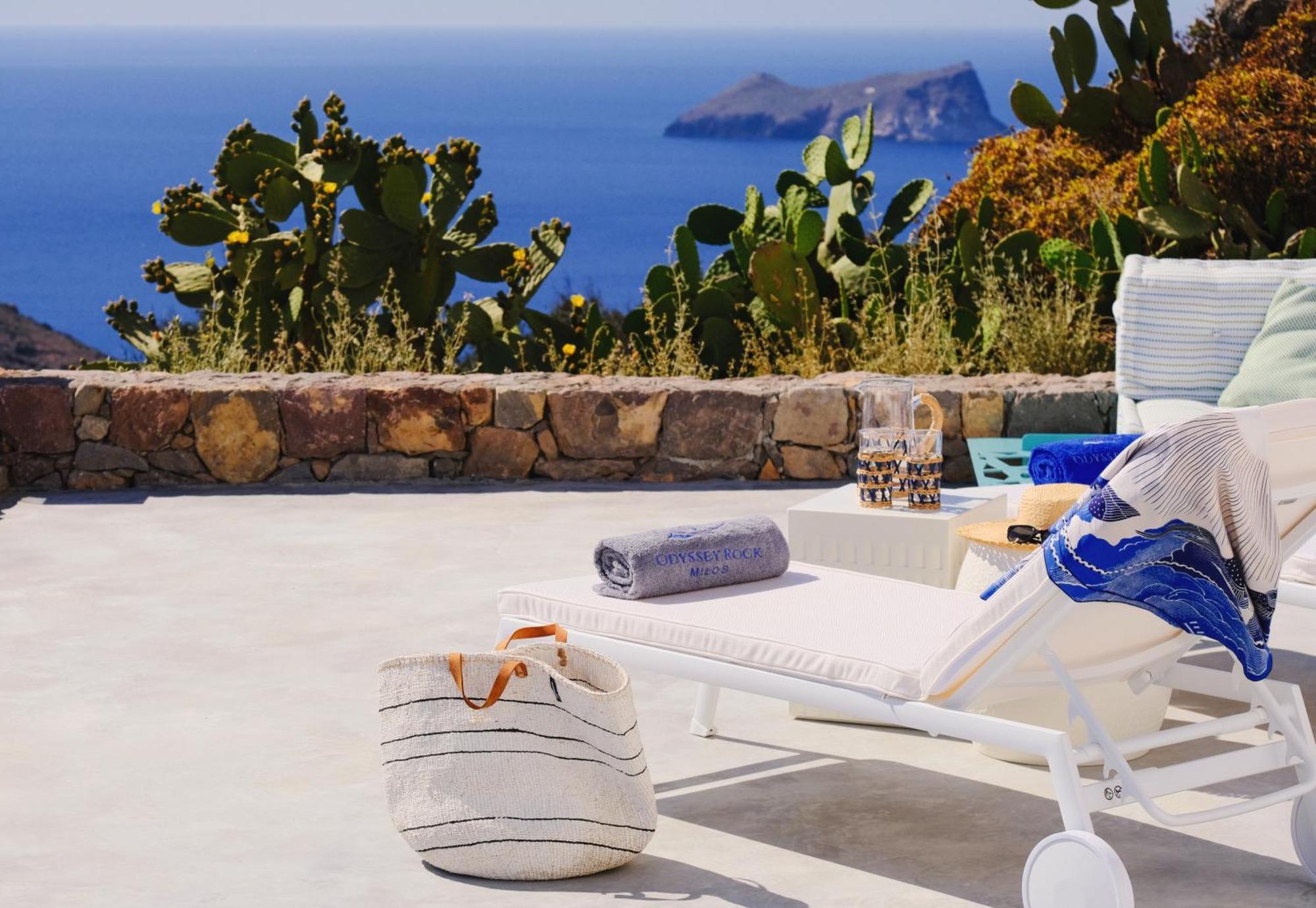 Odyssey Rock Milos Sunset Suites Plaka  Cameră foto