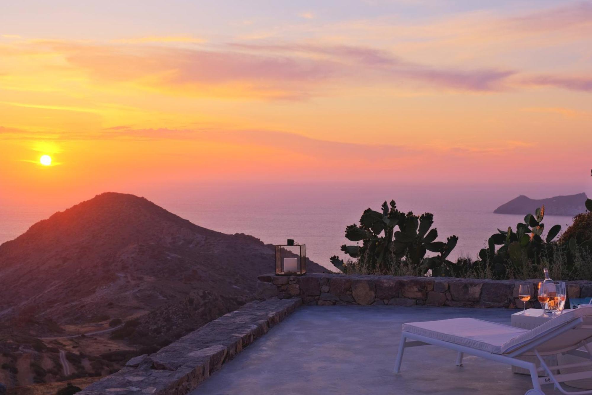 Odyssey Rock Milos Sunset Suites Plaka  Cameră foto